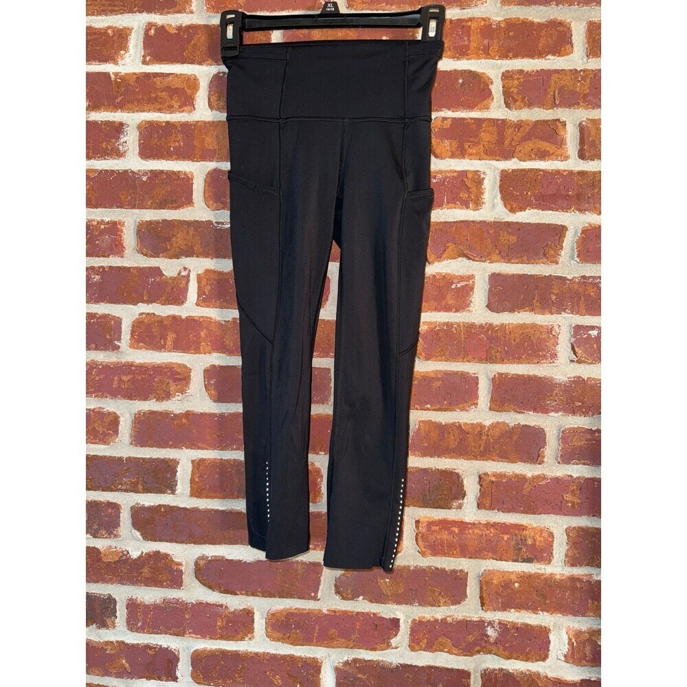 Lululemon Fast‎ and Free crop ll Nulux size 2
